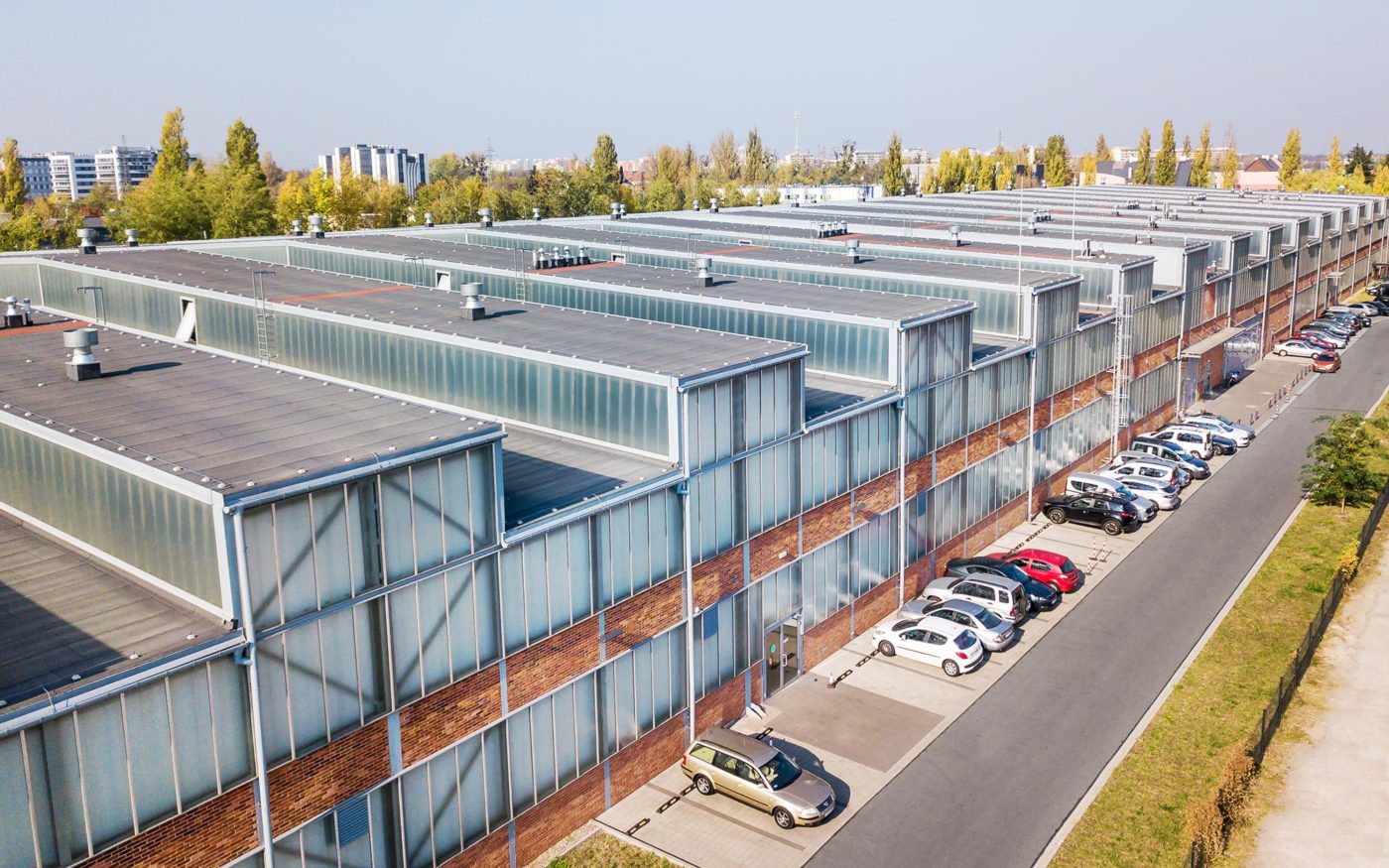 Polycarbonate facades